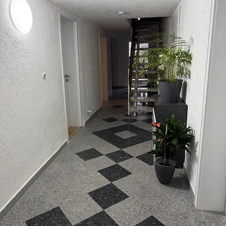 Nest-unterkunft بيت شباب